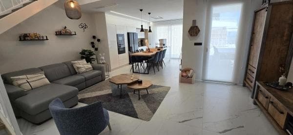 Chalet independiente en venta en Calle Segovia, Finestrat
photo 1