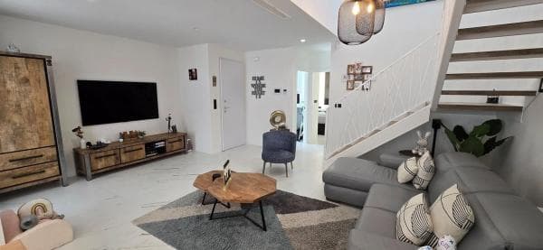 Chalet independiente en venta en Calle Segovia, Finestrat
thumbnail 1