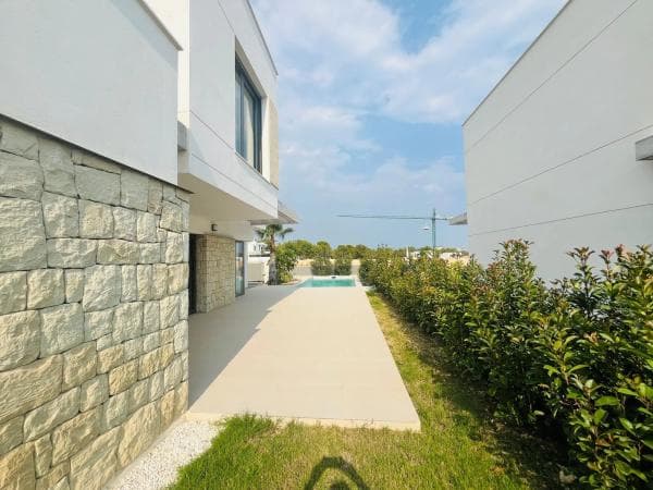 Chalet independiente en venta en Calle Praga, 58, Finestrat
thumbnail 2