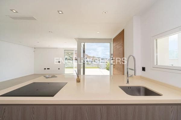 Chalet independiente en venta en Calle Cáceres, Finestrat
photo 1