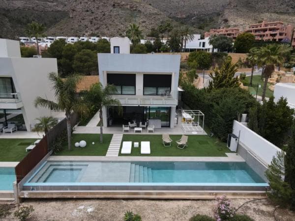Chalet independiente en venta en Golf Bahía, Finestrat
thumbnail 1