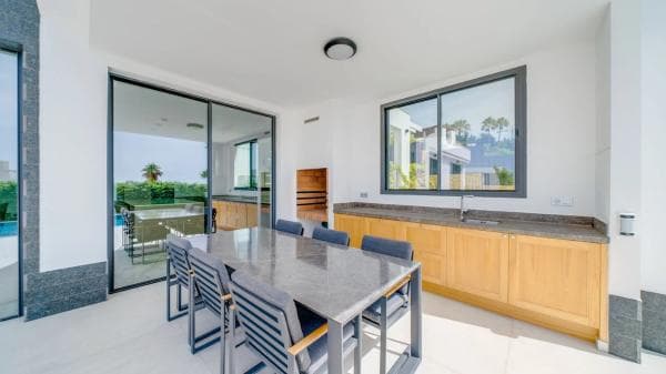 Chalet independiente en venta en Calle Roma, Finestrat
thumbnail 1