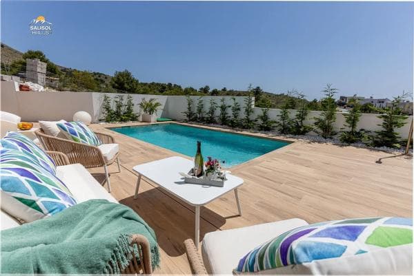 Chalet independiente en venta en Calle Rey Alfonso XII s/n, Finestrat
thumbnail 2