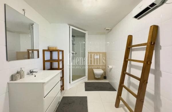 Independent chalet for sale in Calle Mar Cantàbric, La Nucia
thumbnail 2