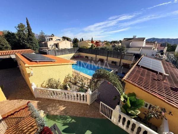 Independent chalet for sale in Calle de l'Abellerol, La Nucia
photo 1