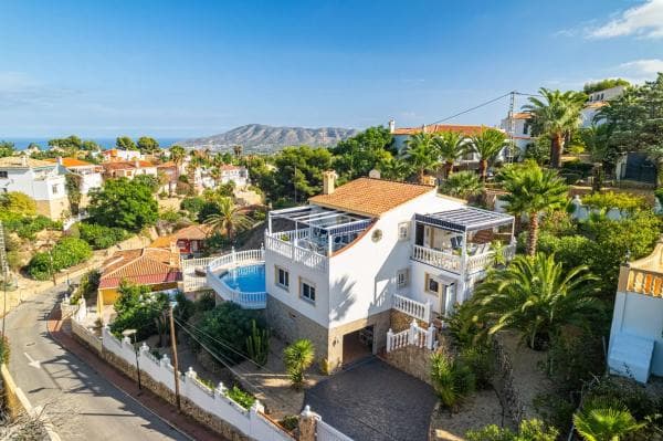 Independent chalet for sale in Calle el Salvador, La Nucia
photo 1