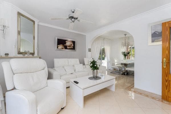 Independent chalet for sale in Calle el Salvador, La Nucia
thumbnail 2