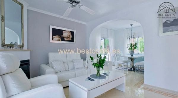 Independent chalet for sale in Coloma, La Nucia
photo 1