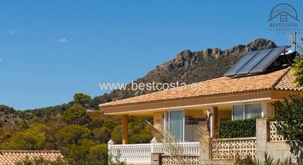 Independent chalet for sale in Calle Gregal, La Nucia
thumbnail 2
