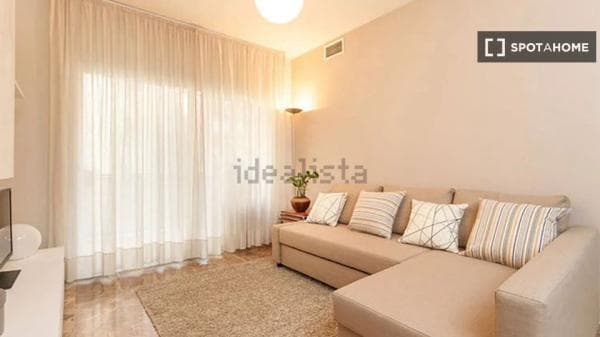Estudio en alquiler en Carrer de Joan Güell, Barcelona thumbnail 1