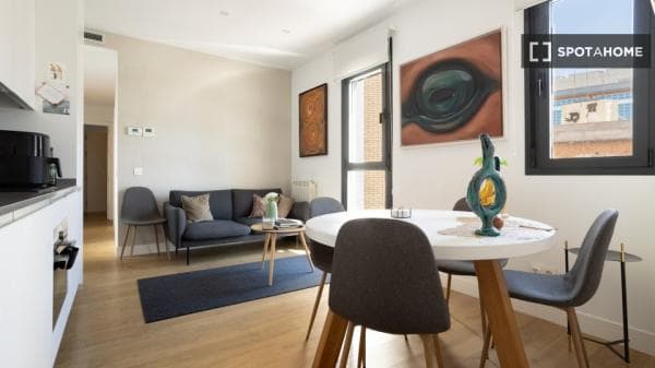 Apartment for rent in C/ de Francisco Silvela , Madrid photo 1