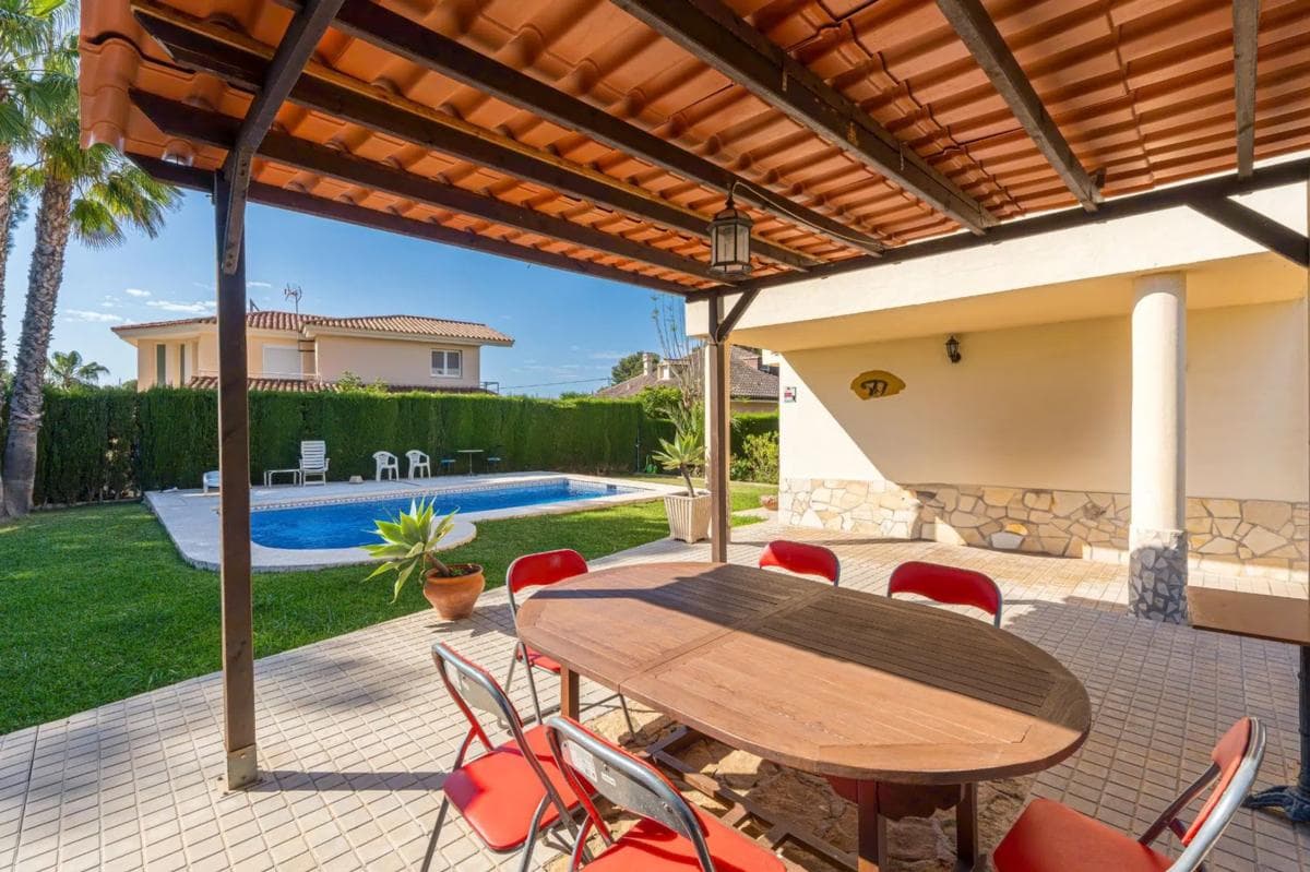 Venta de chalet independiente en Calle Fernando Botero, La Nucia
photo 4