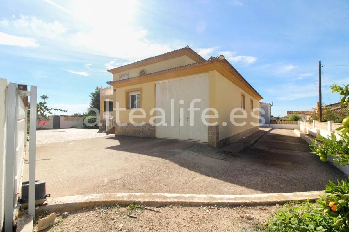 Venta de chalet independiente en Calle Lisboa, La Nucia
photo 2