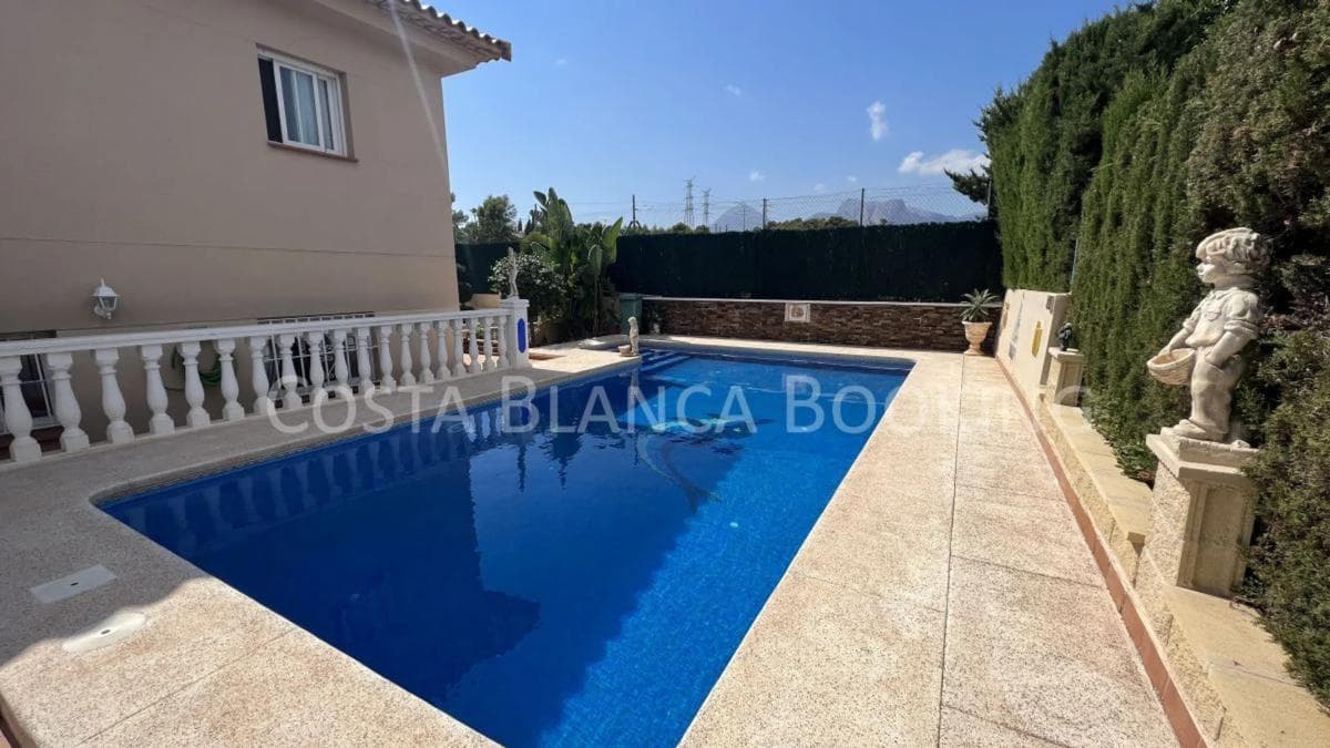Venta de chalet independiente en Urbanizacion Miramar, La Nucia
photo 3
