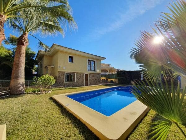 Independent chalet for sale in El Tossal-Bello Horizonte, La Nucia
photo 1