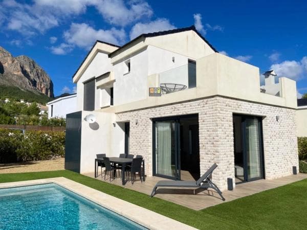 Chalet independiente en venta en Casco urbano, Polop
photo 1