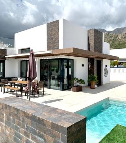 Chalet independiente en venta en Calle Milan, Polop
photo 1