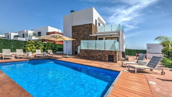 Chalet independiente en venta en Calle Florencia, Polop
photo 1