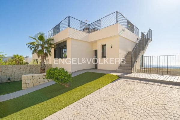 Chalet independiente en venta en Calle Mariola, 1, Polop
photo 1