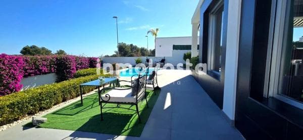 Independent chalet for sale in Calle Roma, Polop
thumbnail 1