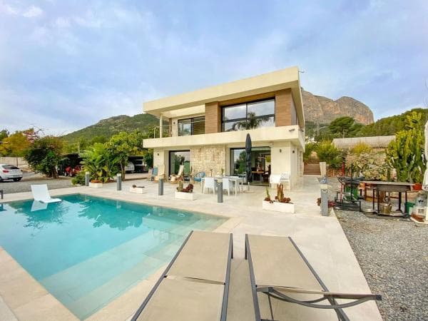Chalet independiente en venta en Casco urbano, Polop
photo 1