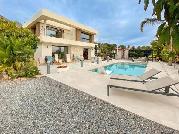 Chalet independiente en venta en Casco urbano, Polop
thumbnail 1
