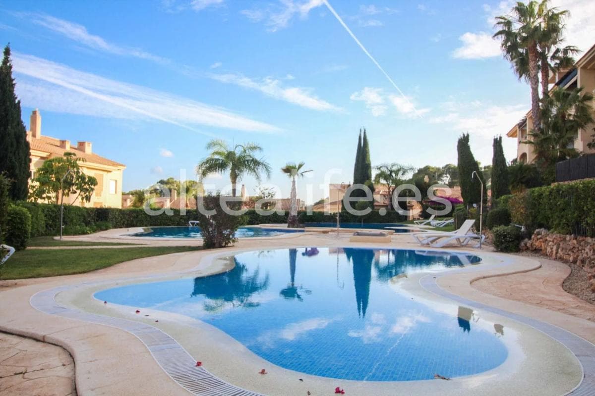 Продажа квартиры на Calle Isla de Altea, Алтея
photo 2