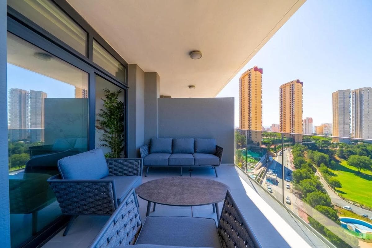 Venta de piso en Calle Presidente Adolfo Suárez, Benidorm
photo 2
