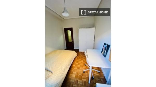 Habitación en piso compartido en alquiler, San Pedro de Deustu thumbnail 2