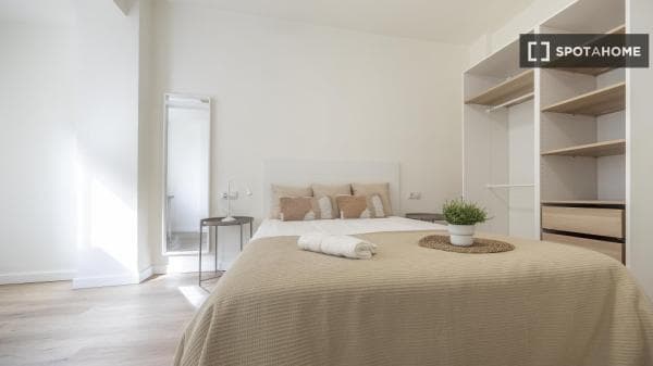 Habitación en piso compartido en valència thumbnail 2