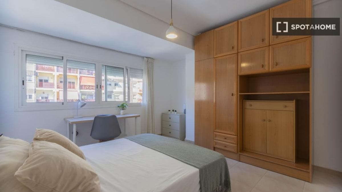 Properties for sale and rent in Spain photo 5