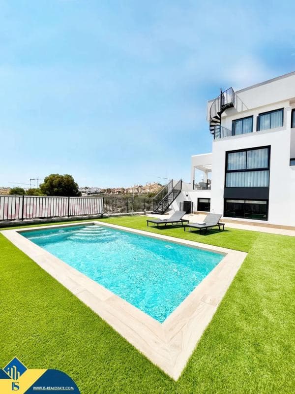 Properties for sale and rent in Spain photo 3