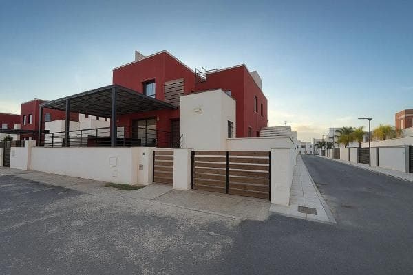 Chalet independiente en venta en Calle San Miguel, Algorfa
thumbnail 1
