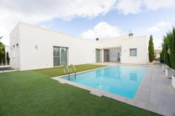 Chalet independiente en venta en Benijofar, Benijofar
thumbnail 1