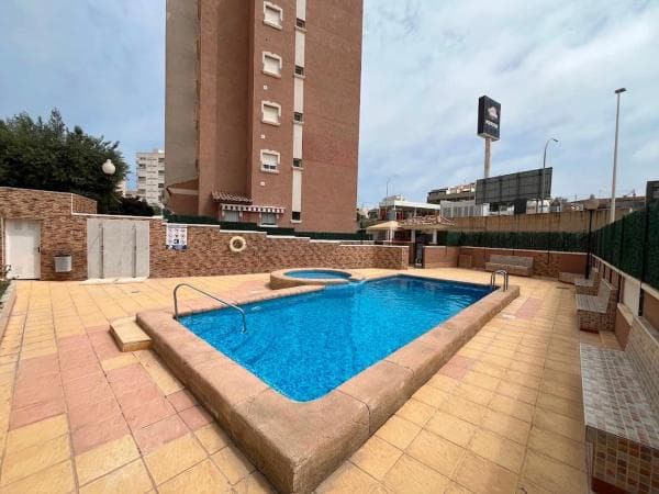 Piso en venta en Calle Maestro Alfonso Marín, 3, Guardamar del Segura
thumbnail 1