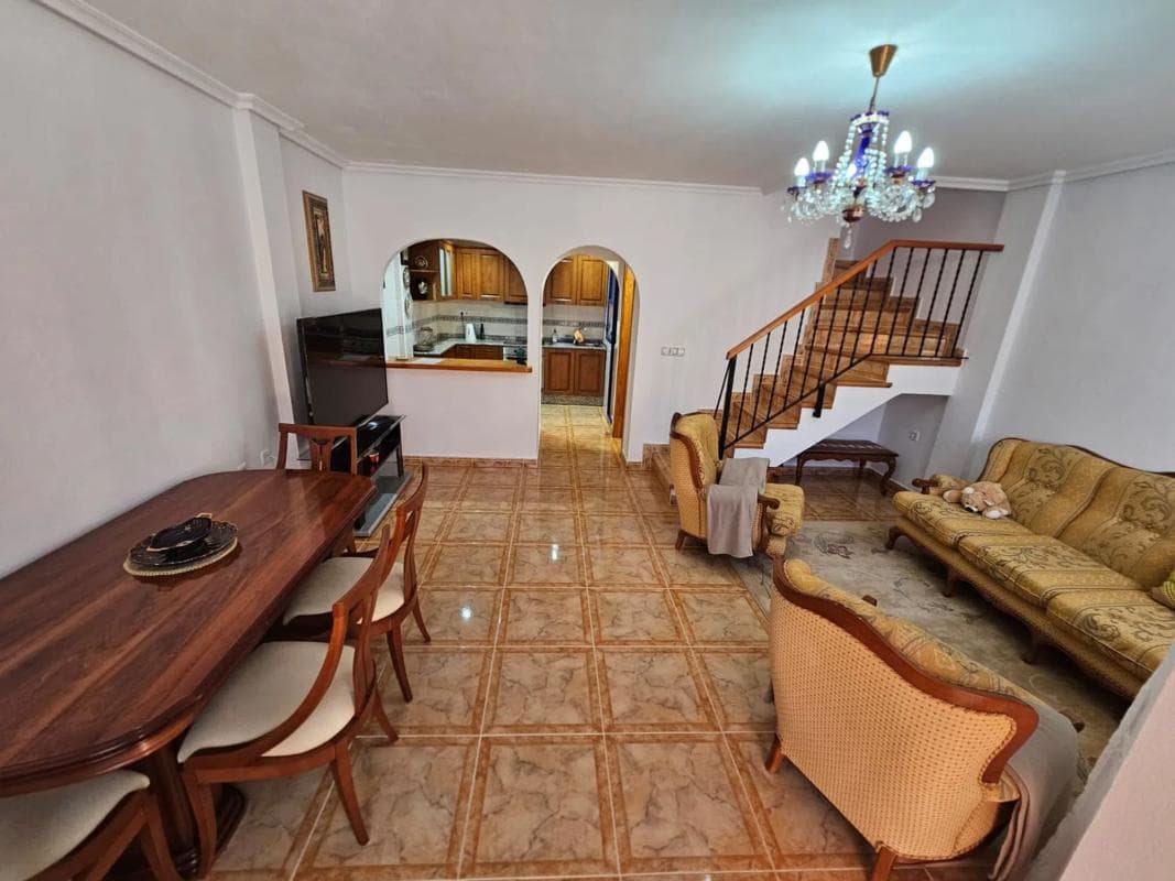 Sale of independent chalet in Calle Almudena, 50, Orihuela
photo 3
