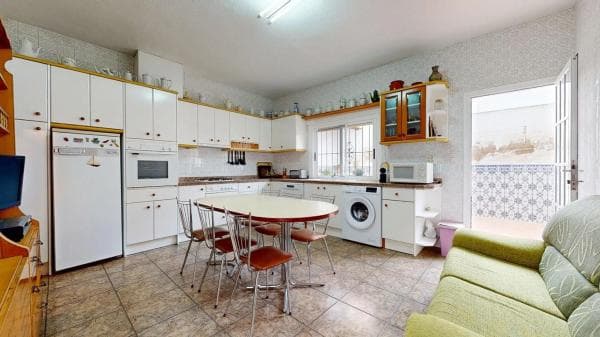Частный шале на продаже в Avenida los Villenas, Пилар де ла Орадада photo 1