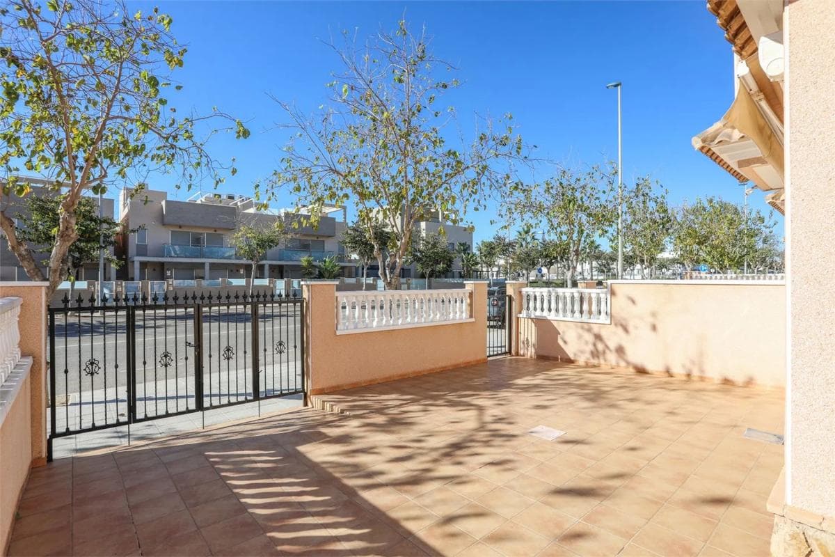 Venta de chalet adosado en Calle Virgen de la Asunción , Pilar de la Horadada photo 5