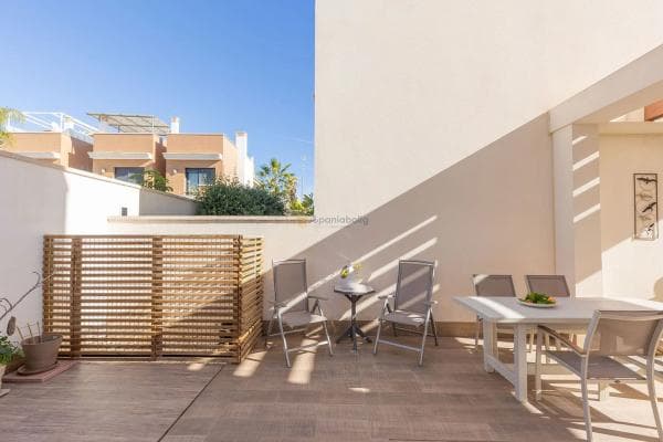 Chalet independiente en venta en AV ARGENTINA DE, 33, Rojales
photo 1