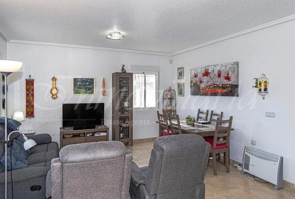 Chalet independiente en venta en Calle los Arcos s/n, Rojales
thumbnail 1