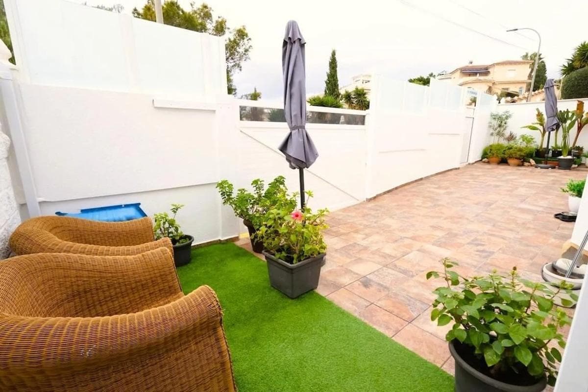 Venta de chalet independiente en Calle Azahar, San Miguel de Salinas
photo 3