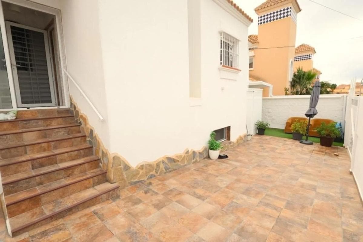 Venta de chalet independiente en Calle Azahar, San Miguel de Salinas
photo 5