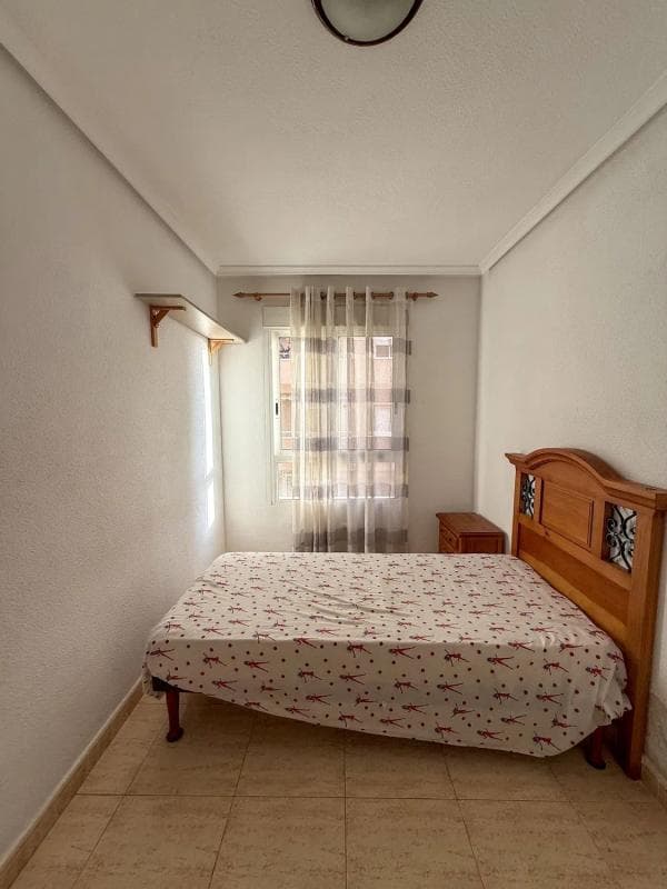 Sprzedaż mieszkania w Calle Vitoria, Torrevieja
photo 3