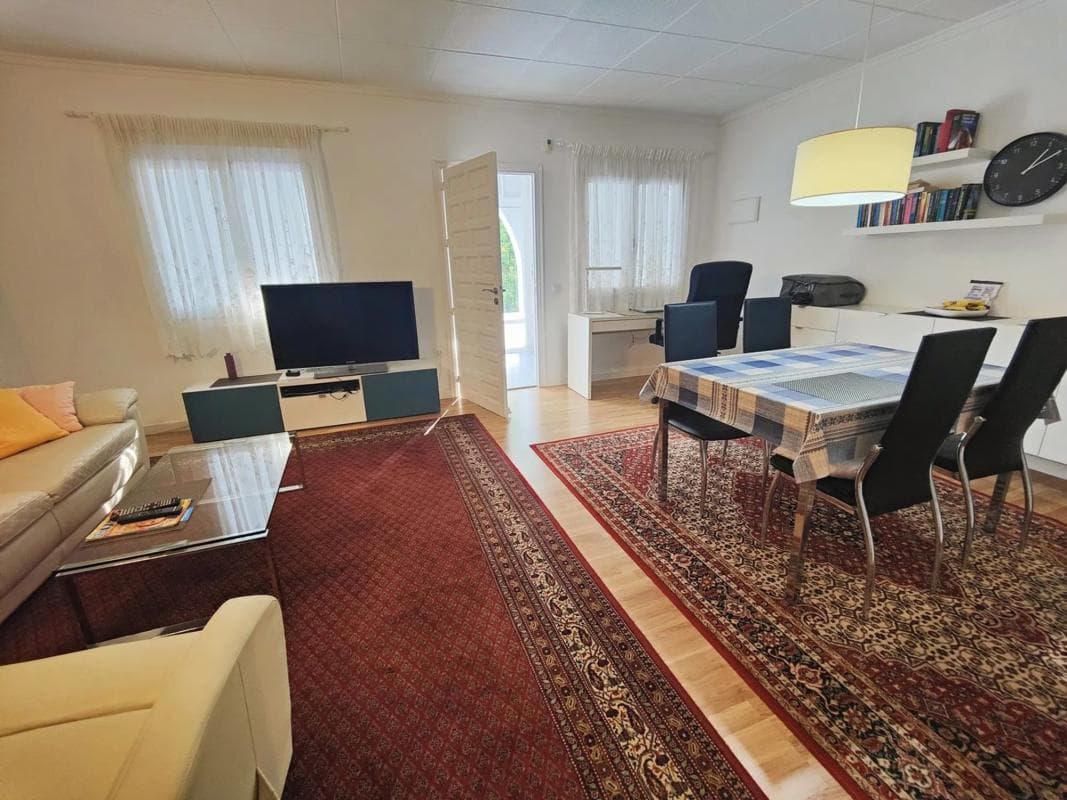 Venta de chalet adosado en Avenida Robleda , Torrevieja photo 2