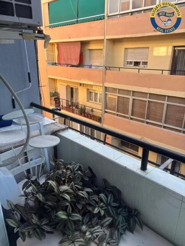 Venta de piso en Pasaje Penalva, Alicante / Alacant
photo 4