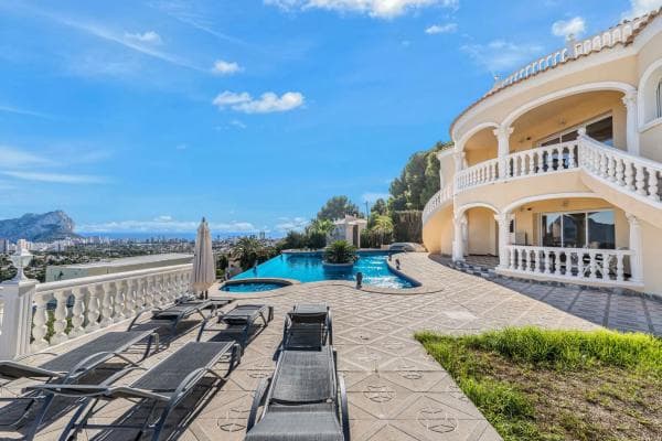 Chalet independiente en venta en Urbanización Gran Sol, Calpe
thumbnail 1