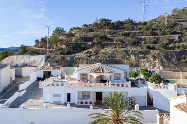 Chalet independiente en venta en Oltamar-Cucarres, Calpe
photo 1