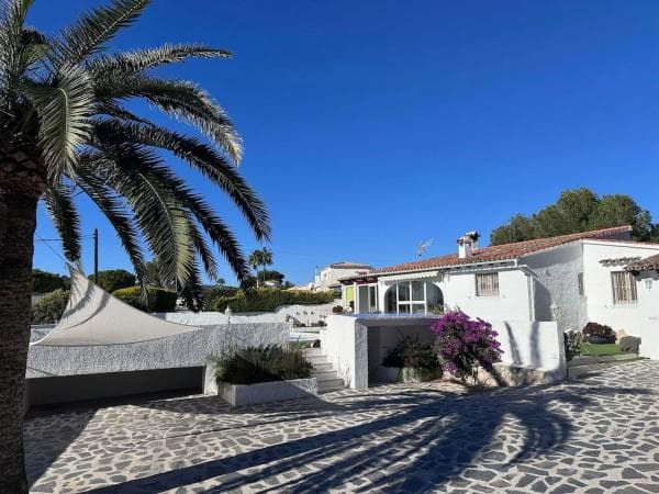 Chalet independiente en venta en Benimeit-Tabaira, Moraira
thumbnail 1