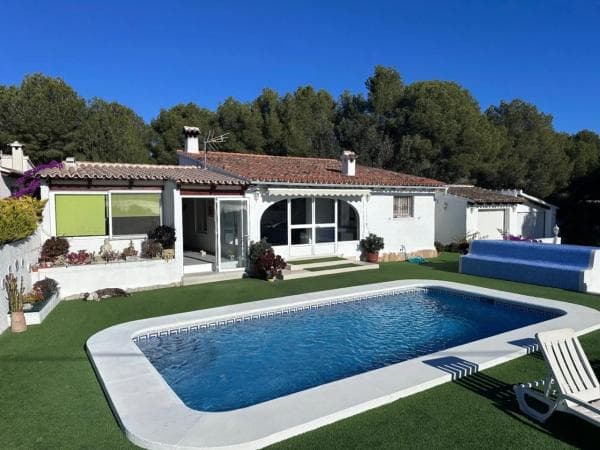 Chalet independiente en venta en Benimeit-Tabaira, Moraira
thumbnail 1