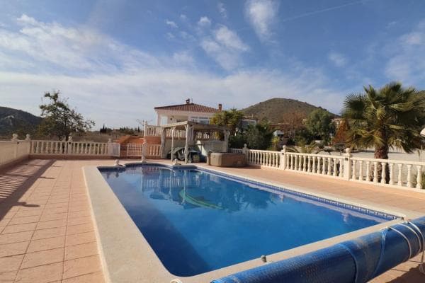 Chalet independiente en venta en La Romana, La Romana
photo 1